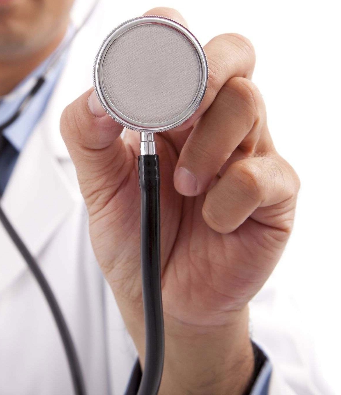 stetoscopio nella mano di un medico